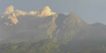 Gunung Merapi 4 Kali Luncurkan Awan Panas Sejauh 3KM