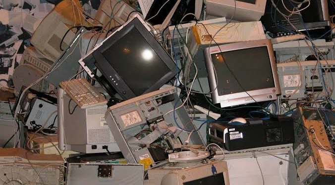 Menunggu Bumi Terbebas dari PCBs