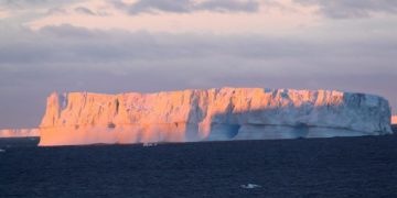 Planet Bumi Terperangkap Suhu Panas Memicu Anarki Iklim di Antartika