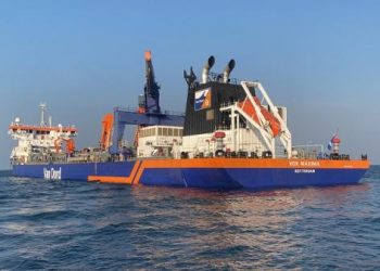 Aktivis Lingkungan Kecam Aktivitas Kapal VOX MAXIMA Mengeruk Pasir di Perairan Pulau Tunda