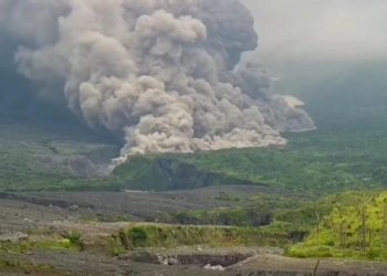 Gunung Semeru Masih Erupsi, Bahaya Awan Panas dan Guguran lava Mengintai Warga