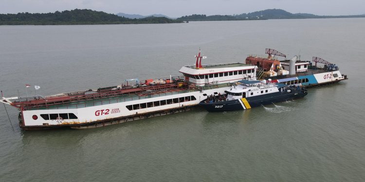 Melanggar Izin, Pengerukan Pasir Timah di Riau Dihentikan