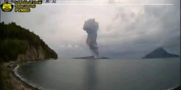 Gambar gunung anak Krakatau dari cctv PVMBG. (PVMBG)