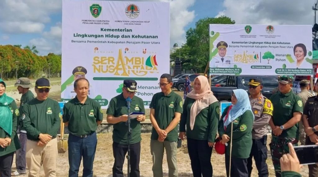 Kegiatan penghijauan di wilayah Kabupaten Penajam Paser Utara, Provinsi Kalimantan Timur, bersama Kementerian LHK. (Nyaman Bagus Purwaniawan)