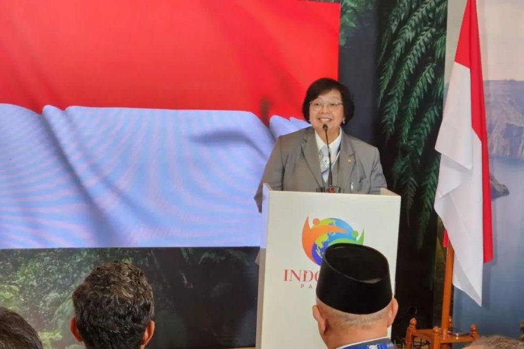 Menteri Lingkungan Hidup dan Kehutanan (LHK) RI Siti Nurbaya menyampaikan sambutan dalam opening ceremony Indonesia pavilion pada United Nations Framework Convention on Climate Change (UNFCCC) Conference of the Parties ke-28 (COP28) di Dubai, Uni Emirat Arab. (PLN UID Kalselteng)