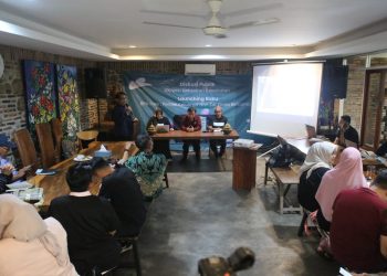 Guru Besar Fakultas Kesehatan Masyarakat Universitas Indonesia (FKM UI), Prof. Adang Bachtiar, dalam diskusi publik dan peluncuran buku 'BPA Free: Perisai Keluarga dari Bahan Kimia Berbahaya', di Jakarta Selatan, Sabtu (27/1/2024).