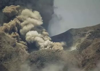 Aktivitas Vulkanik Gunung Semeru Makin Intens