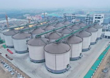 Foto udara yang diambil pada 28 April 2023 menunjukkan tahap pertama proyek basis cadangan biji-bijian Distrik Haigang milik Central Grain Reserve Qinhuangdao Direct Warehouse Co., Ltd. (Xinhua/Zhu Xudong)