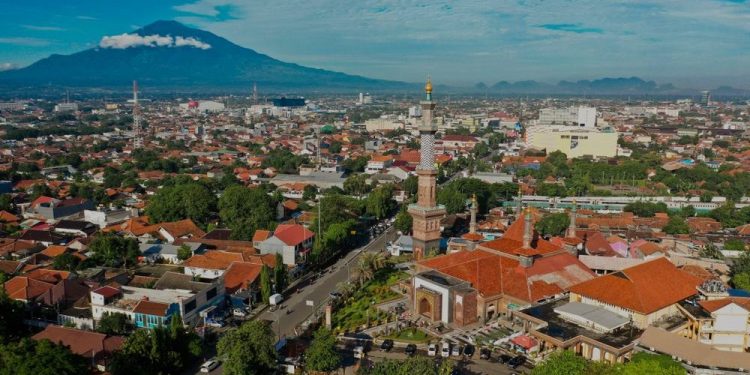 China Jajaki Investasi Pengolahan Sampah di Cirebon Raya