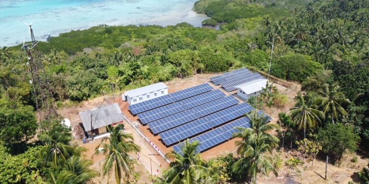 Masyarakat Tiga Pulau di Karimunjawa Kini Nikmati Listrik Bersih