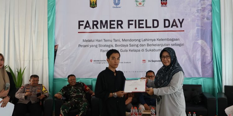 Penyerahan Sertifikat Kelulusan SLKN lagi