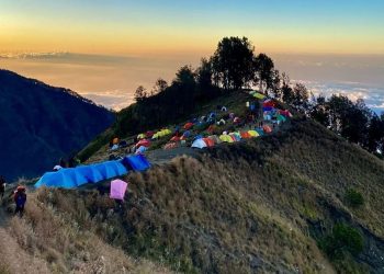 Wisata Petualangan Makin Diminati, Berikut Tips Persiapan sebelum Mendaki Gunung