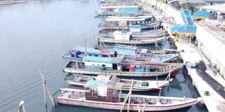 Laut Jakarta Tercemar Limbah Industri, Nelayan Sulit Sejahtera