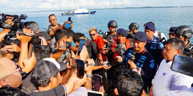 Kapal-kapal Singapura Aktif Mencuri Pasir di Laut Batam
