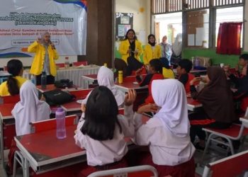PENDIDIKAN LINGKUNGAN: UI Edukasi Siswa SD Soal Limbah Plastik