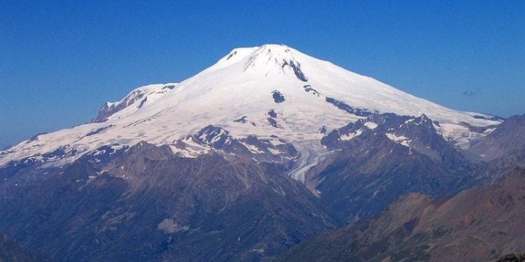 16 Destinasi Wisata Alam Terbaik di Indonesia dan Mendunia, Dimana Saja?