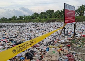 Sungai Cikarang Ditimbun Sampah Plastik, Pelaku Terancam Pidana