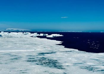 Penyusutan Lapisan Es di Antartika Tingkatkan Frekuensi Badai di Laut