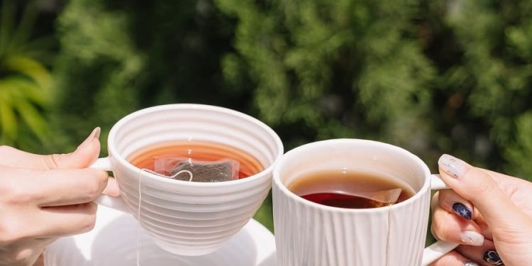 Riset: Mikroplastik dapat Meresap ke dalam Minuman lewat Kantong Teh