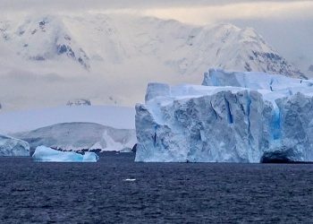 Es Antartika Mencair Berpotensi Memicu Letusan 100 Gunung Api Tersembunyi