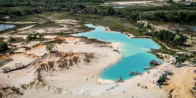Telaga Biru di Gurun Pasir, Daya Tarik Wisatawan Asing di Bintan