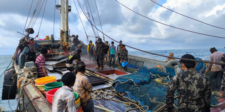 ILLEGAL FISHING: KKP Amankan 2 Kapal Ikan di Laut Aru